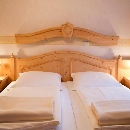 Hotel Garni Promenade Weißenhorn Quarto foto