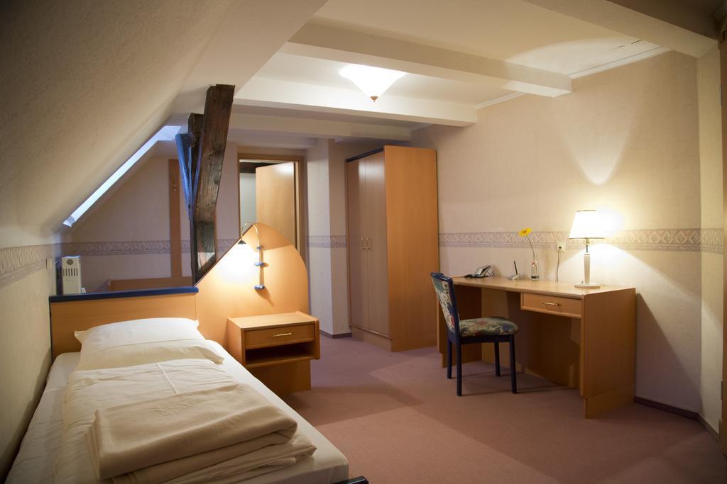 Hotel Garni Promenade Weißenhorn Quarto foto